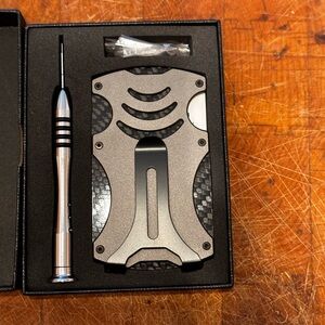 Men’s metal wallet